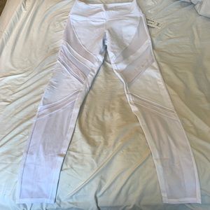 Alo yoga white leggings NWT